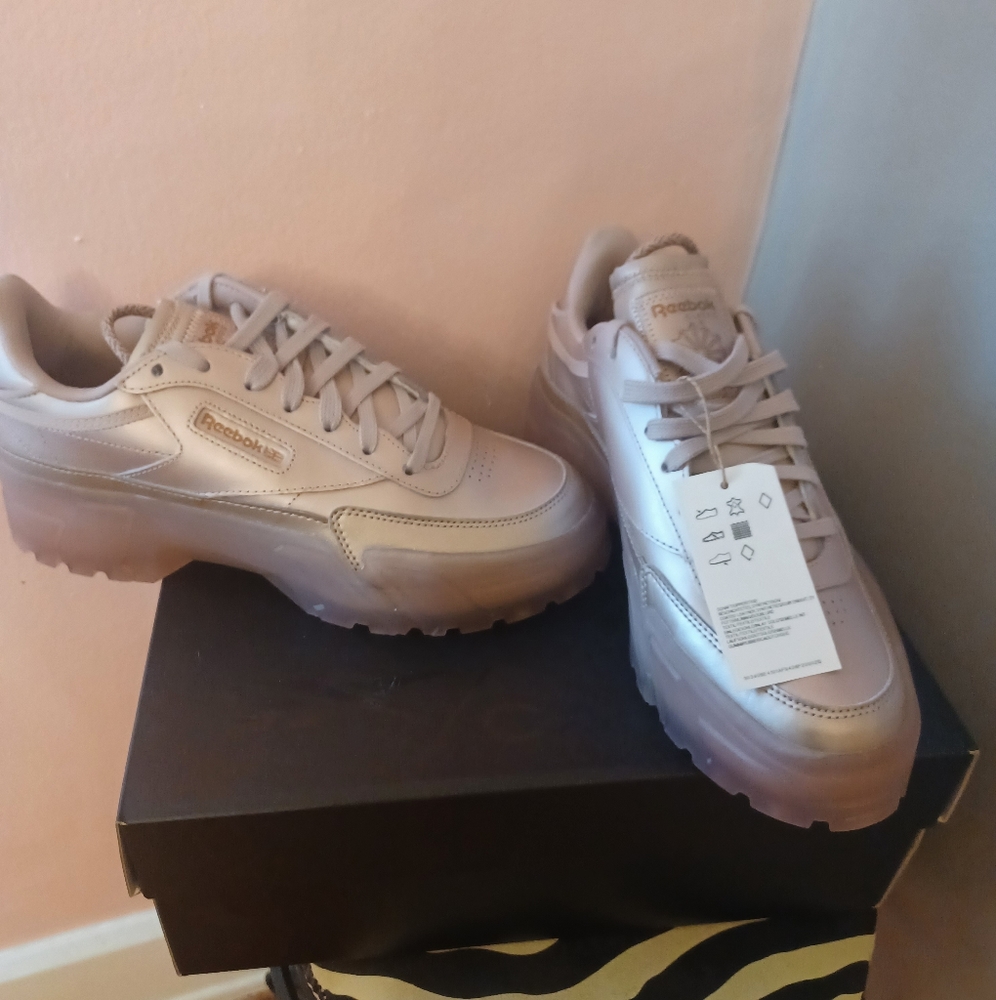 NEW DS Size 9.5 - Reebok Club C Cradi B Rose Gold